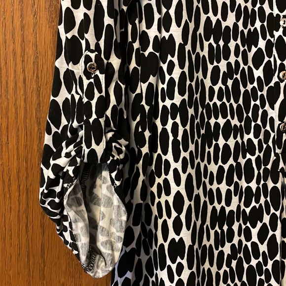Ann Taylor animal print tunic blouse . - Picture 2 of 2